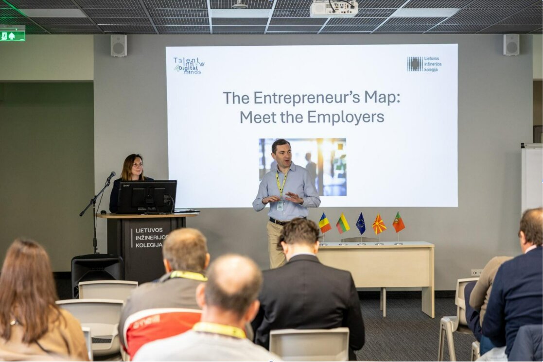 Bridging the gap between Higher Education and the labor market through the TI4DM project