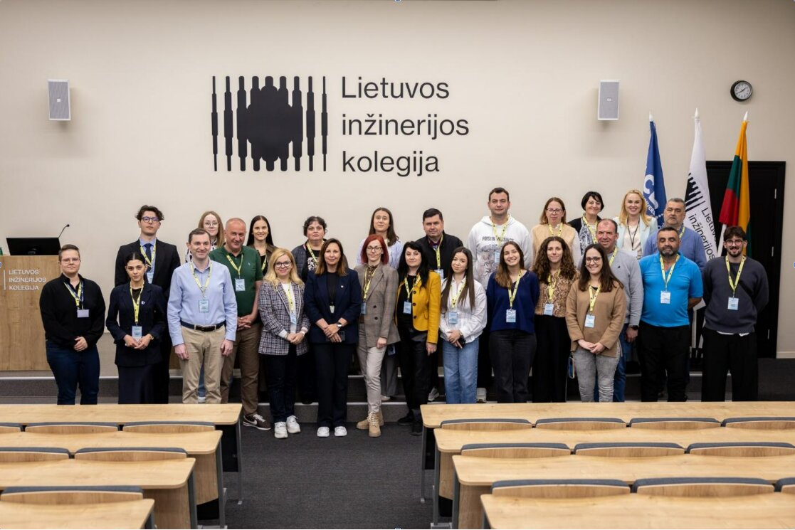 Bridging the gap between Higher Education and the labor market through the TI4DM project 3 Bridging the gap between Higher Education and the labor market through the TI4DM project